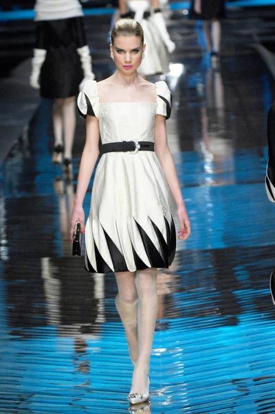 Look 45